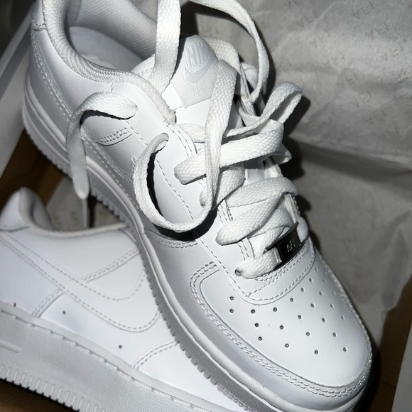 Air Force 1 - Picture 2 of 3